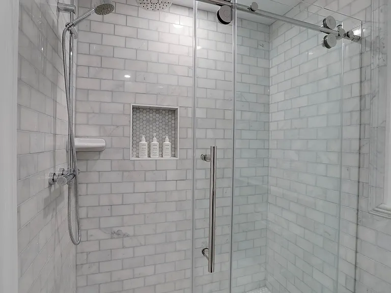 327 E Capitol St SE #B — Photo 12