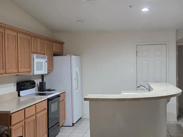 279 Geronimo Blvd — Photo 1