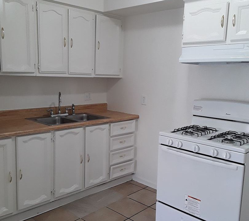1st image of 770 W 90th St APT 4