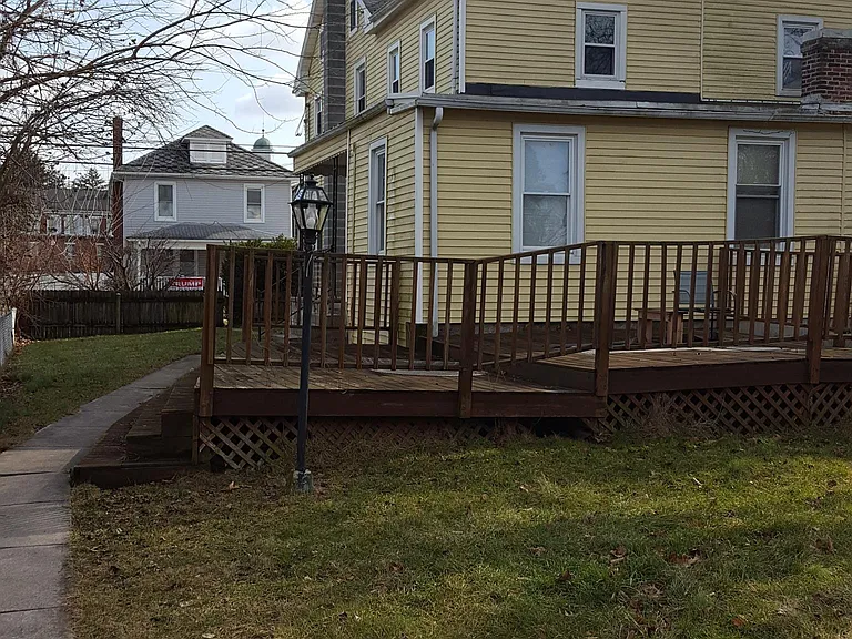 106 York St — Photo 2