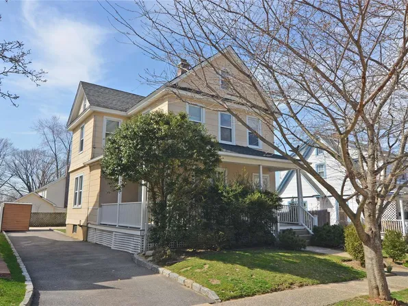 28 Herbert Avenue, Port Washington, NY 11050