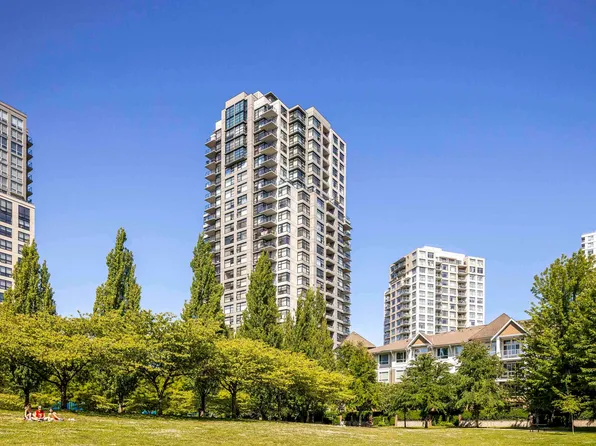 5380 Oben St #809, Vancouver, BC V5R 6H7