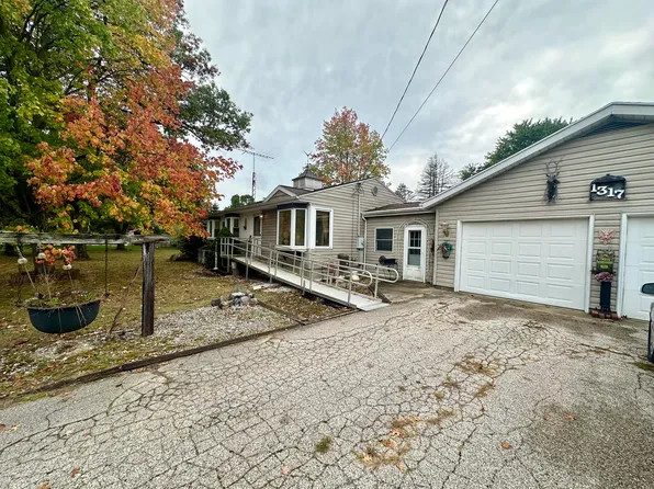 1317 Woodridge St, Muskegon, MI 49442