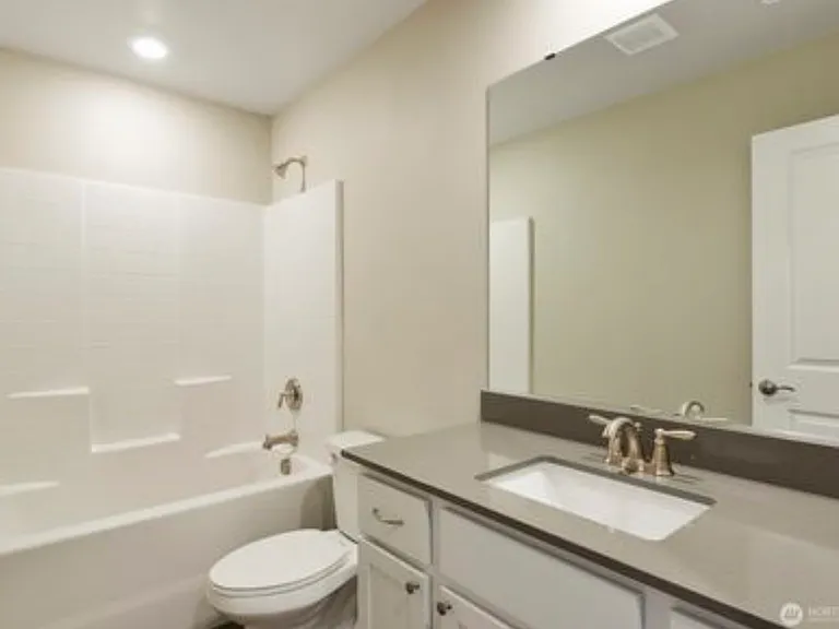 8804 E Gilman Ave — Photo 3