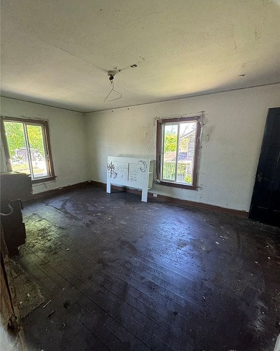 2nd image of 1524 Superior Ave