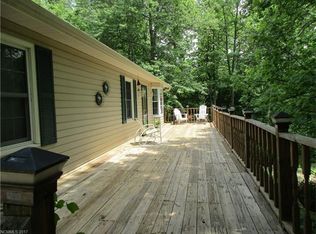 16 Coy Evie Ln, Hendersonville, NC 28739