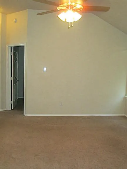 7905 Diamond Oak Dr — Photo 14