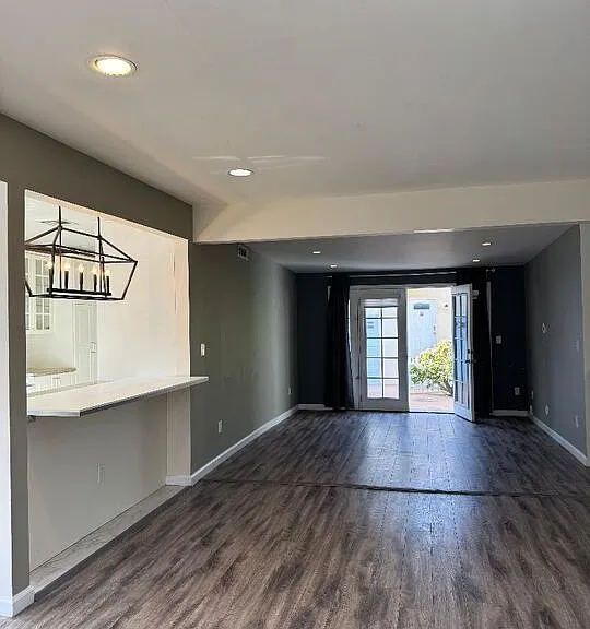 4503 Tobias Ave — Photo 6