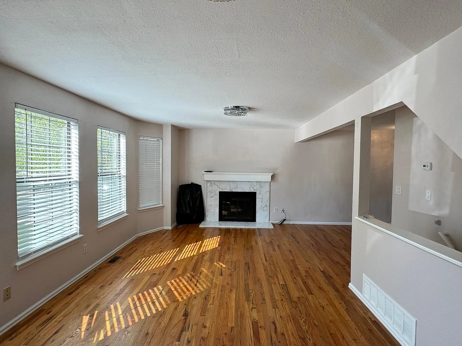 4 bed, 1628 sqft, $3,200 — Photo 3