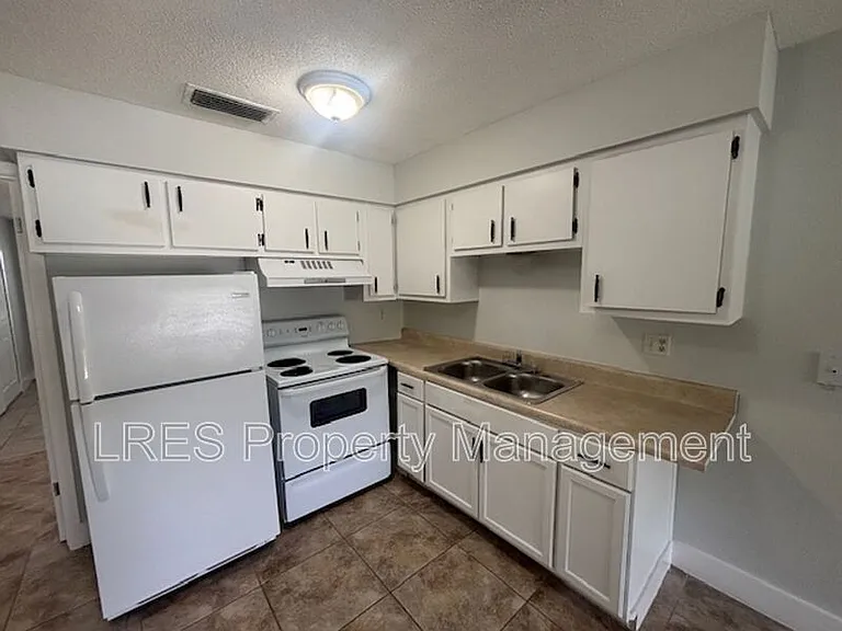 1031 Columbia Ave #K — Photo 8