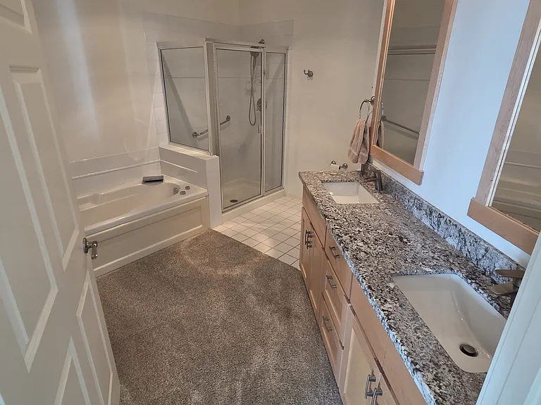 6125 NE 175th St #M102 — Photo 12