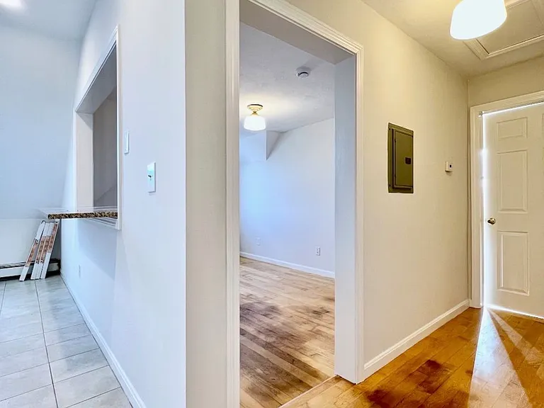 131 Pearl St #3R — Photo 11