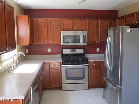 5th image of 105 Cypress Bay Dr
