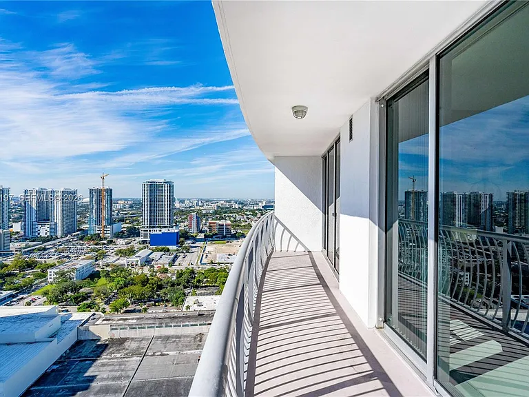 1750 N Bayshore Dr #3410 — Photo 23