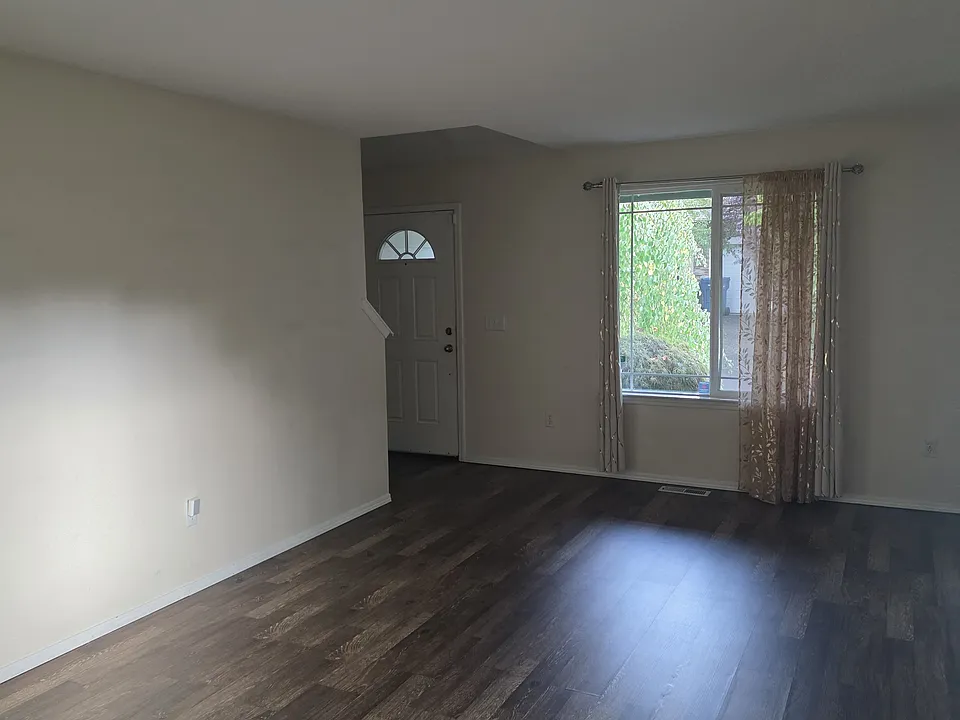 18302 8th Ave SE