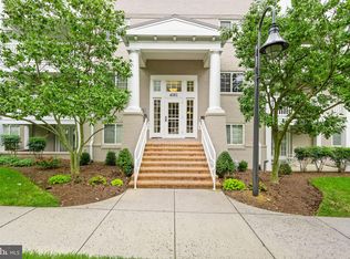 4081 S Four Mile Run Dr UNIT 304, Arlington, VA 22204