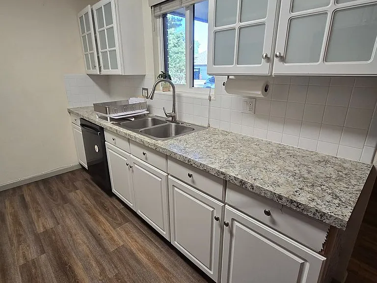 1541 Adriel Ct — Photo 8