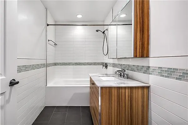 Rented by Poljan Properties Inc. | media 3