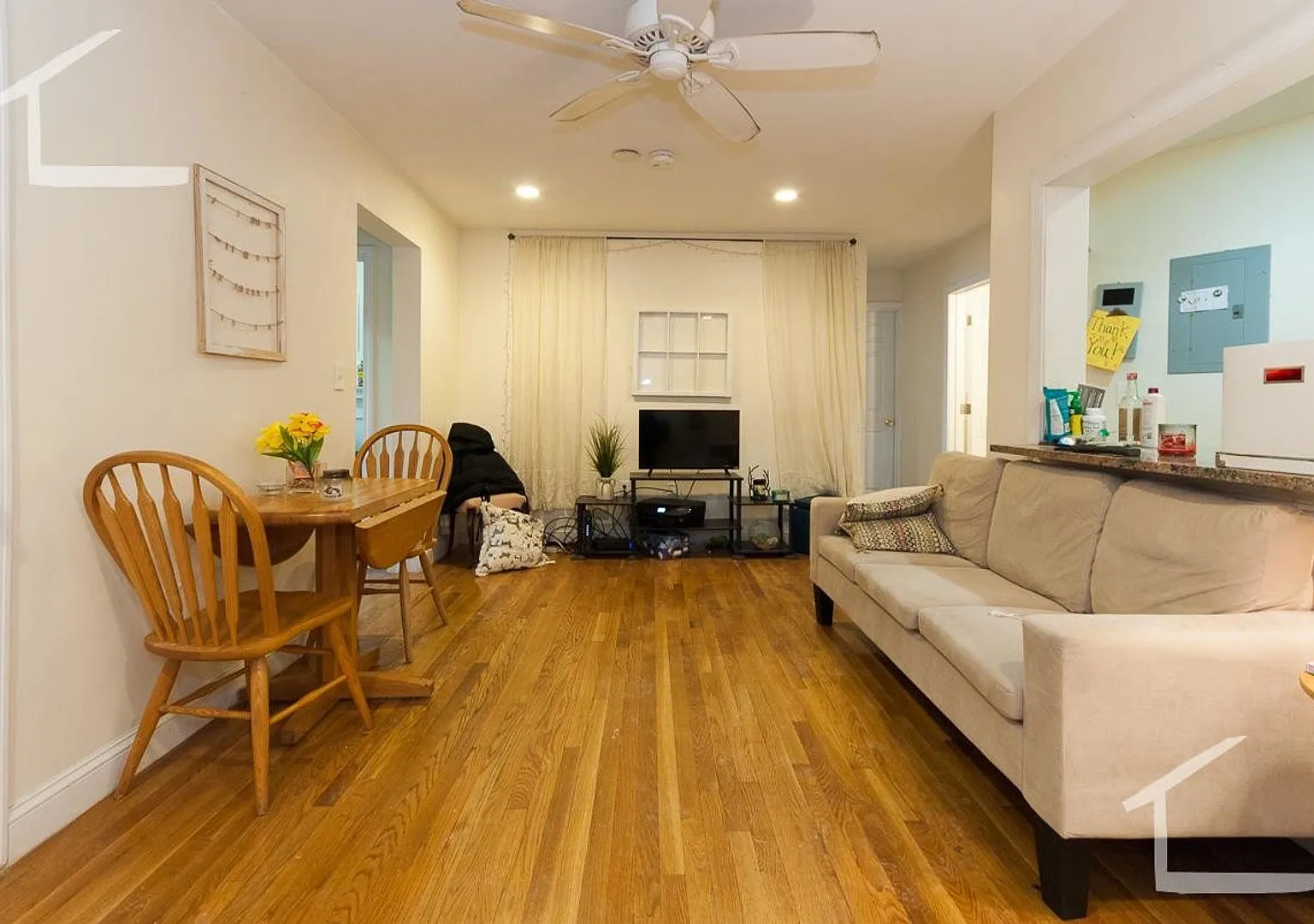 No Brokers Fee, Central BU Location, Heat, Hot Water Included , Laundry on a Site, Parking ofr Rent — Photo 1