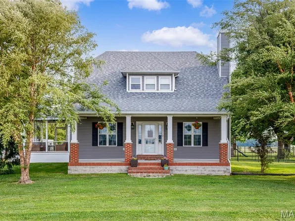 13649 Pocahontas Rd, Highland, IL 62249