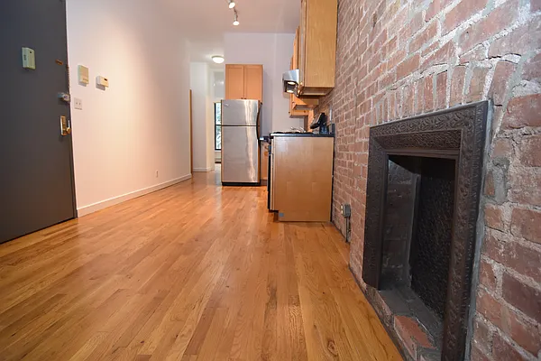 Rented by Building Equity Real Estate LLC | media 3