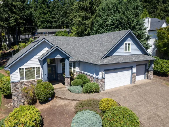 10523 SE Charlotte Dr, Happy Valley, OR 97086