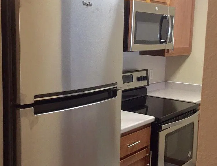 Embassy Park Apartments — Photo 5