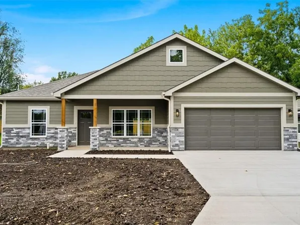 716 S Funston St, Ottawa, KS 66067