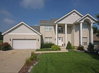 2875 Fairway Dr, Belleville, IL 62220