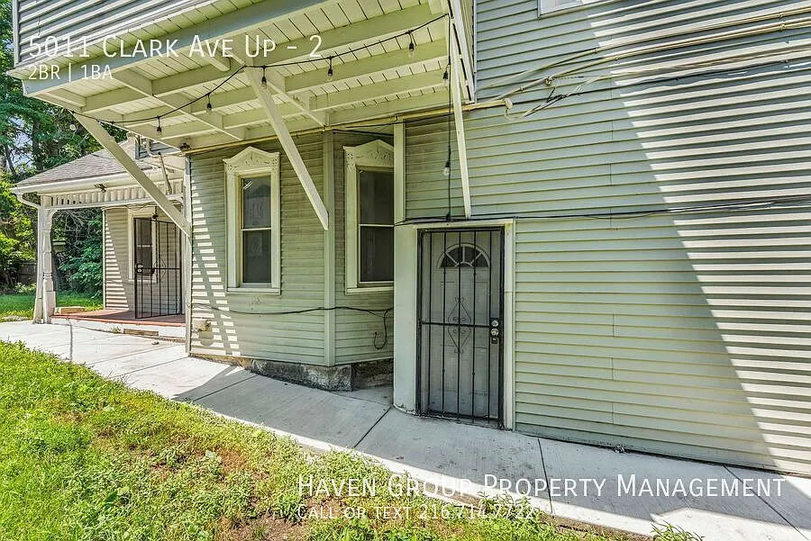 5011 Clark Ave | Apt 2 (UP), Cleveland, OH 44102 - Spacious 2-bed 1-bath multi-family home! — Photo 2