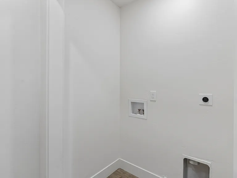 1304 E 900 S — Photo 7
