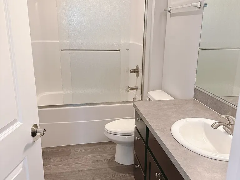 600 E Maple St — Photo 23