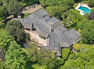 13 Chanticlare Drive, Manhasset, NY 11030