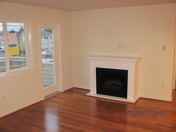 5th image of 13426 97th Ave E Unit 304
