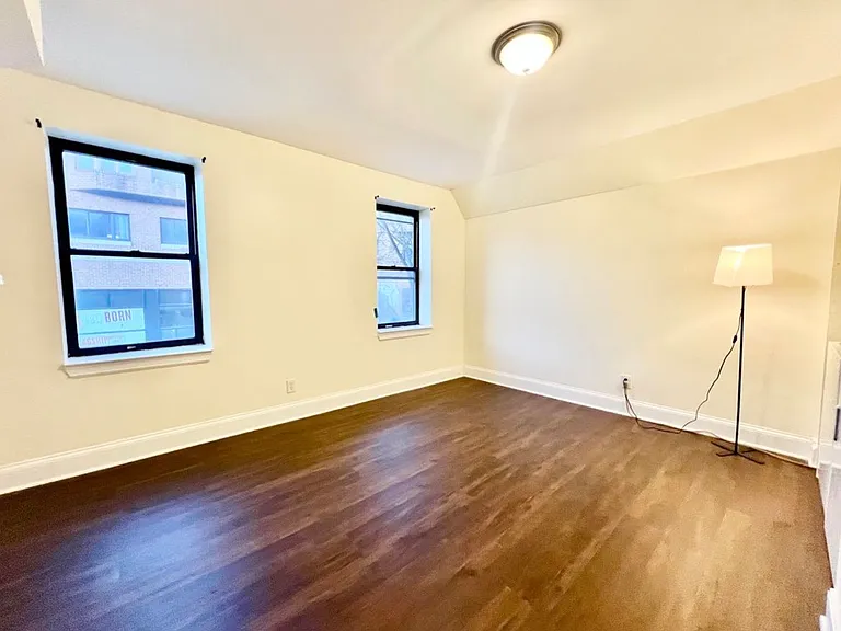 252-254 South St #2 — Photo 4