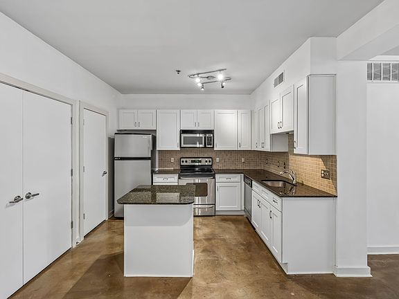 2nd image of 1803 Broadway APT 226