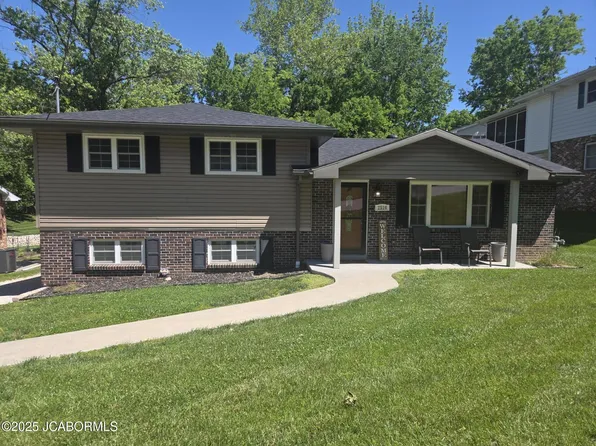 2516 Twin Hills Rd, Jefferson City, MO 65109