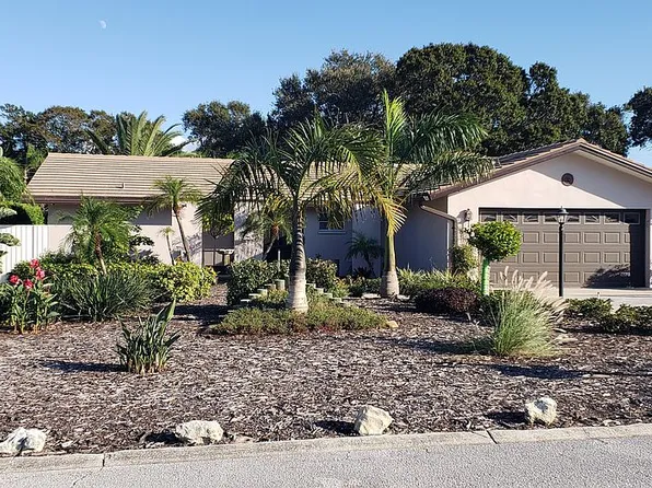 10515 Hetrick Cir N, Largo, FL 33774