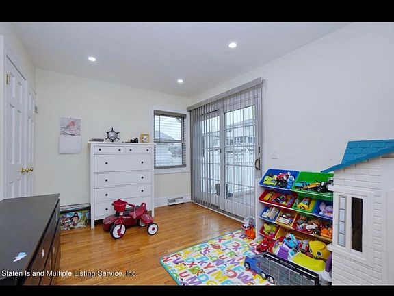 5th image of 46 Mallory Ave #1F