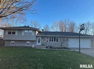 413 W Lincoln St, Edinburg, IL 62531