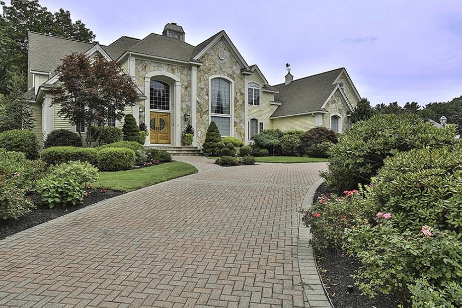 8 Buttonwood Dr, Andover, MA 01810 Zillow