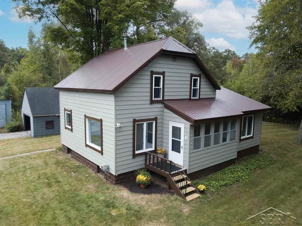 87 W Star Rd, Sanford, MI 48657