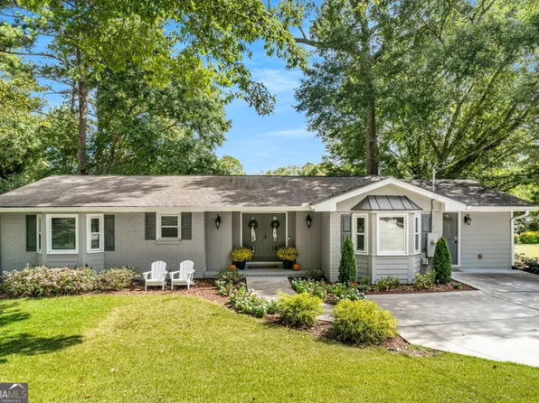 6825 Sunny Brook Ln, Sandy Springs, GA 30328