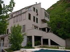 1st image of 3054 Kennedy Dr
