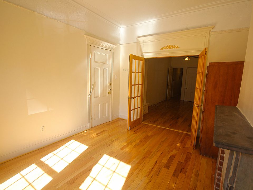 2nd image of 255 Lexington Ave APT 2