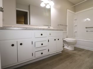 23053 Main St #13, Reeds Spring, MO 65737