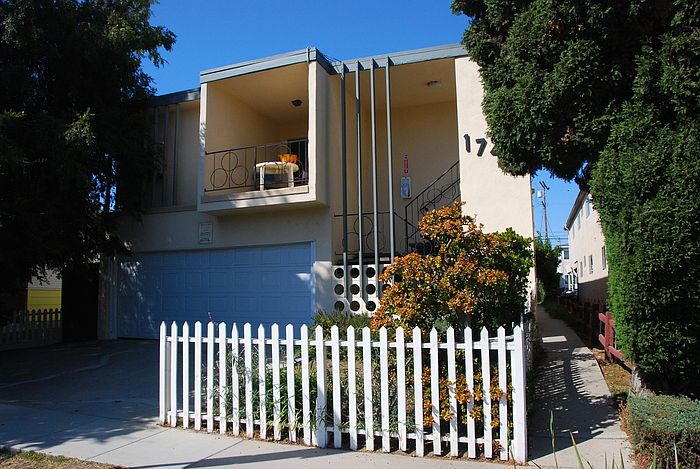 1st image of 1747 Franklin St APT 3