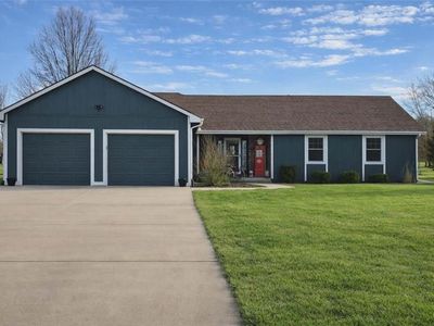 22301 Parallel Rd, Tonganoxie, KS, 66086