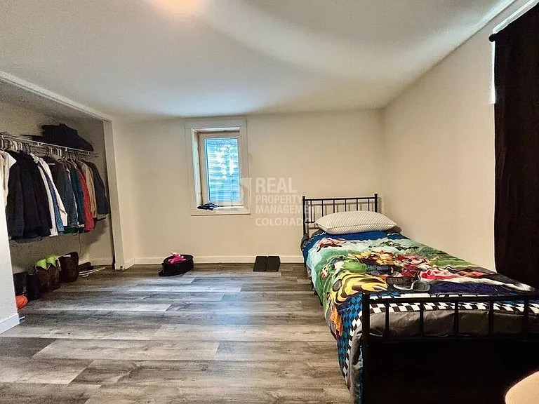 660 W 1st Ave — Photo 9