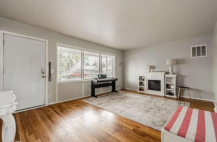 1501 Austin Ave — Photo 8